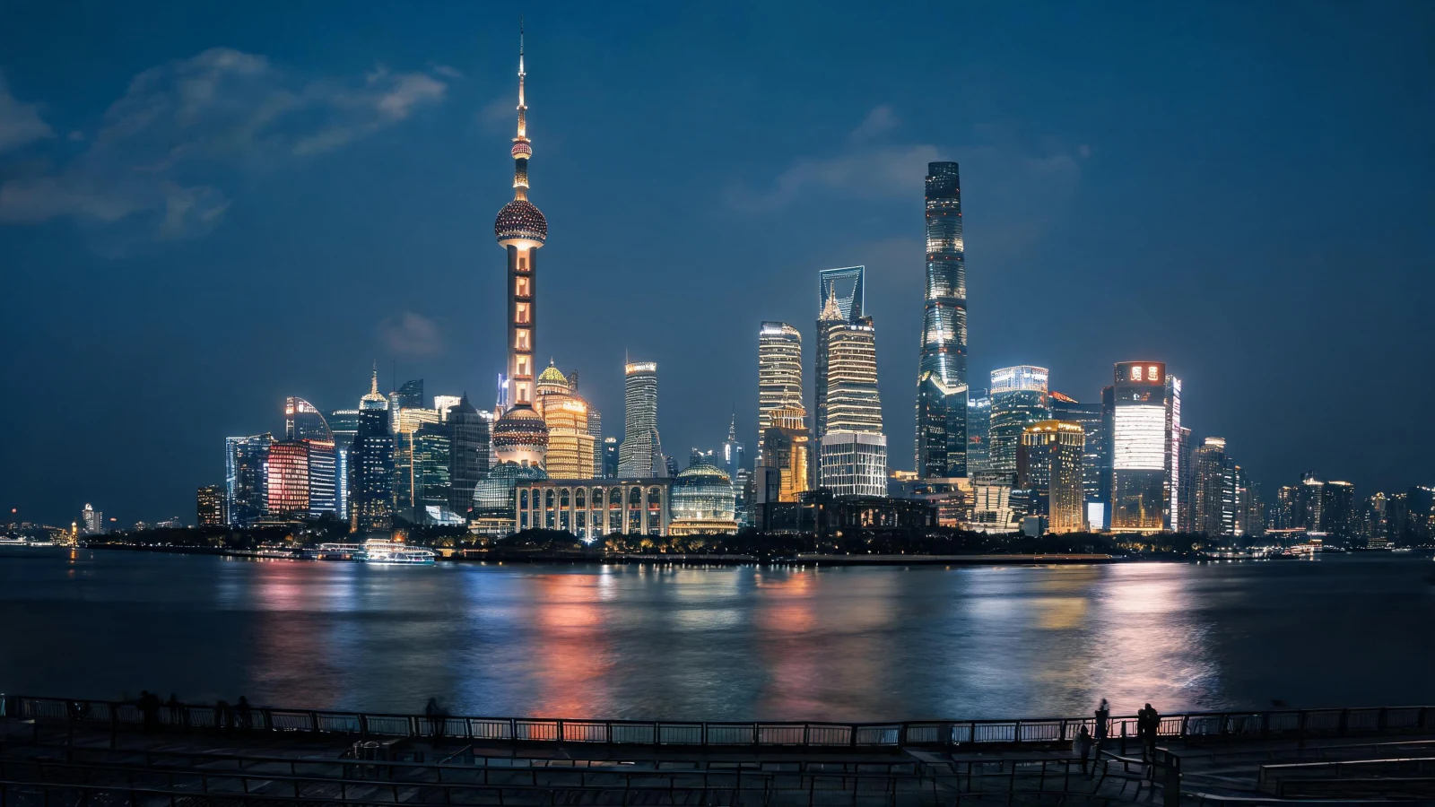 How to explore Shanghai for the first time? 2026 self-guided itinerary covering the Bund, Disneyland, and ancient towns.