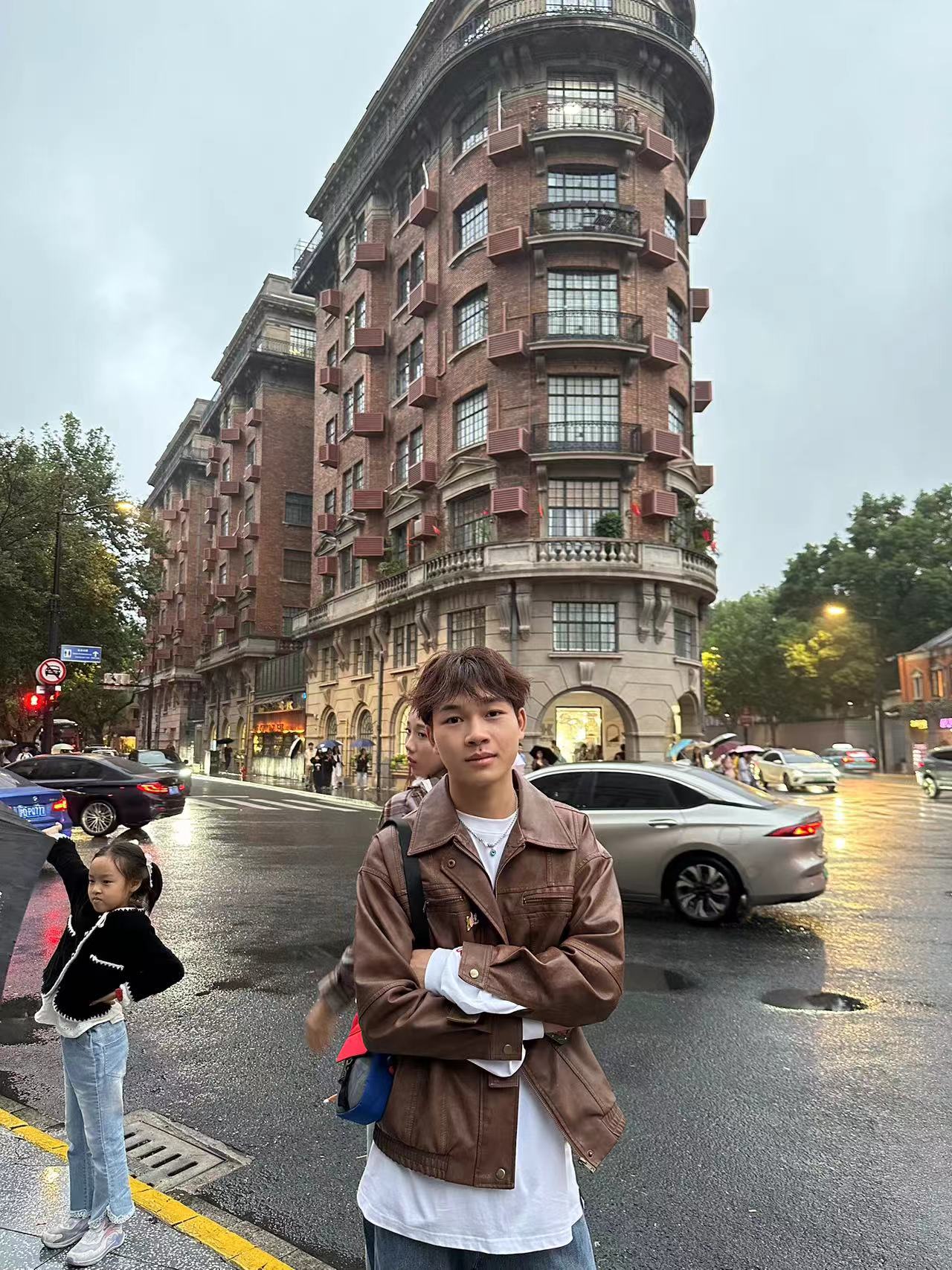 阿德拉尔地陪导游 哈喽