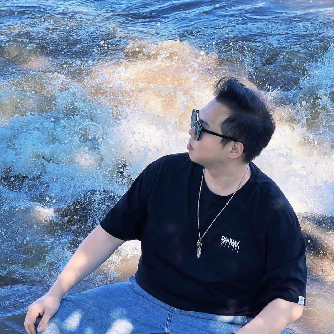 布卢明顿地陪导游 彼得堡大宇子