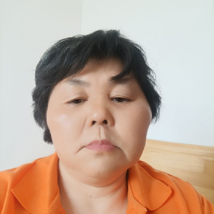 周霞