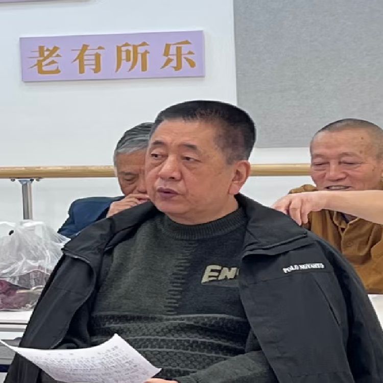 瓶子里的蚂蚁🐜
